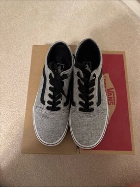 Vans Men’s Heather Gray and Black Low-Top Skate Sneakers